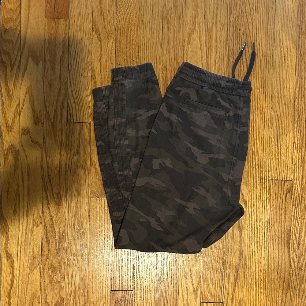 Athleta Farallon Women's Charcoal Green Camo Joggers